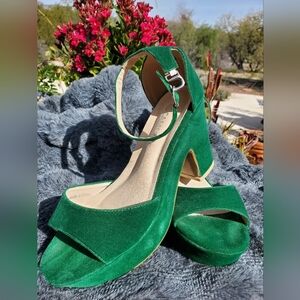 Green Velvet Women's Heels